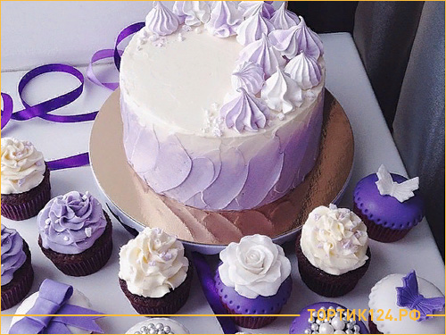 Комплект торта на свадьбу с капкейками